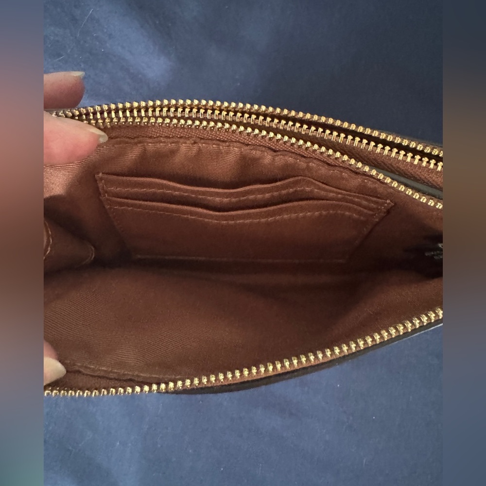 Coach EUC dual corner zip leather wristlet - Picture 5 of 5